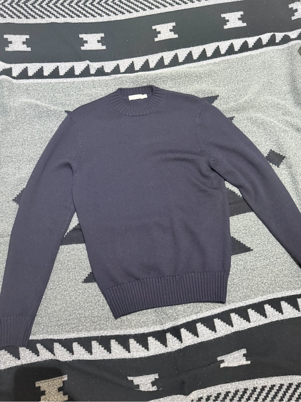Suit supply  pure wool  Crewneck Sweater in Navy - size small men’s